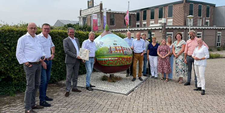 Geslaagd 'bollenbezoek' gedeputeerde Stolk Geslaagd 'bollenbezoek' gedeputeerde Stolk